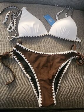 Cupshe Two-Tone Brown Triangle Bikini